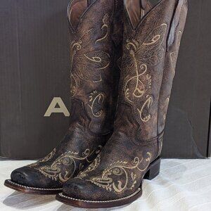 CORRAL WOMEN'S DRAGONFLY EMBROIDERED WESTERN BOOTS - SQUARE TOE. SIZE 7.5